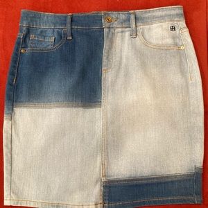 Tommy Hilfiger skirt ( New )